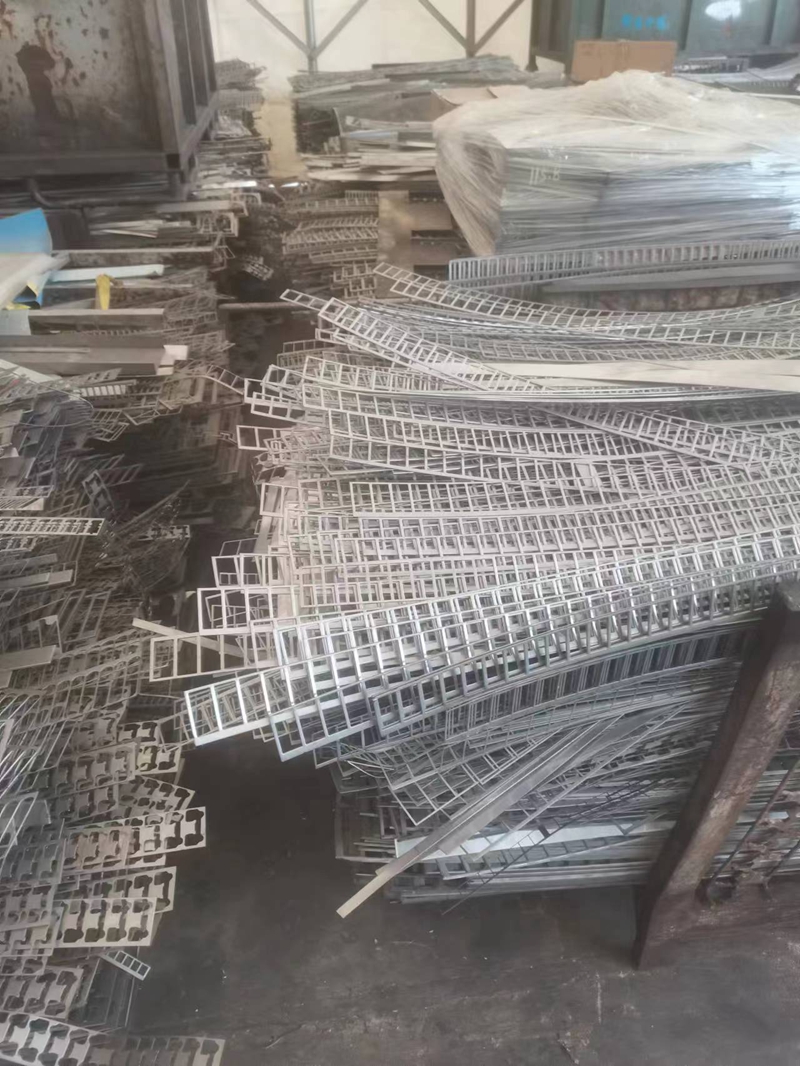 ��ɫ���ٻ���